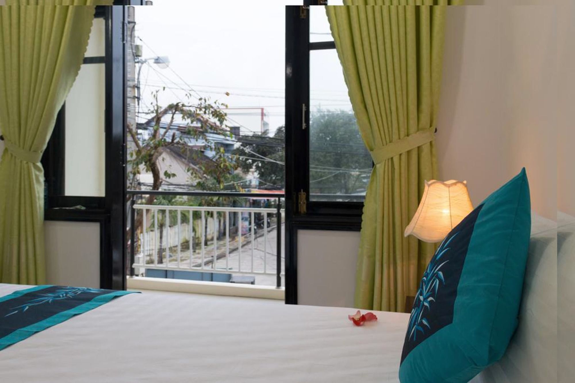 Sunshine Homestay Hoi An Bagian luar foto